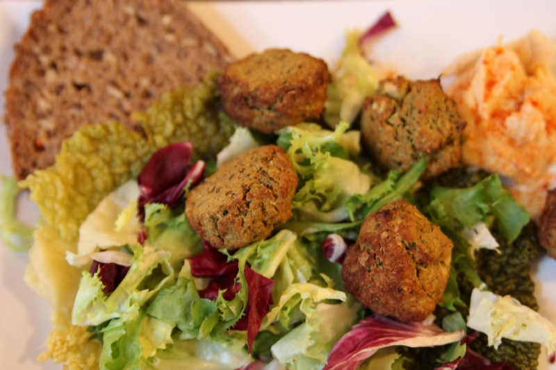 Healthy non-fried falafel