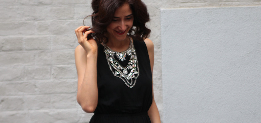 Eye-catching statement necklace